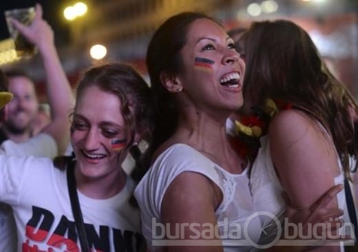EURO 2012'nin tribün güzelleri