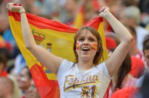 EURO 2012'nin tribün güzelleri
