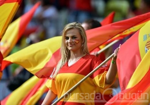 EURO 2012'nin tribün güzelleri