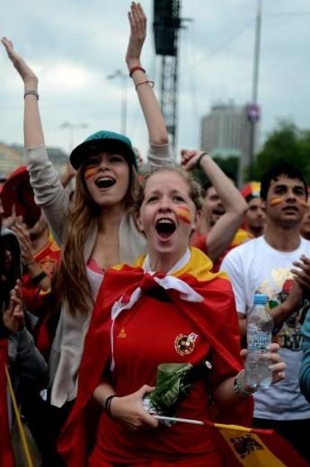 EURO 2012'nin tribün güzelleri