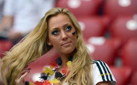 EURO 2012'nin tribün güzelleri
