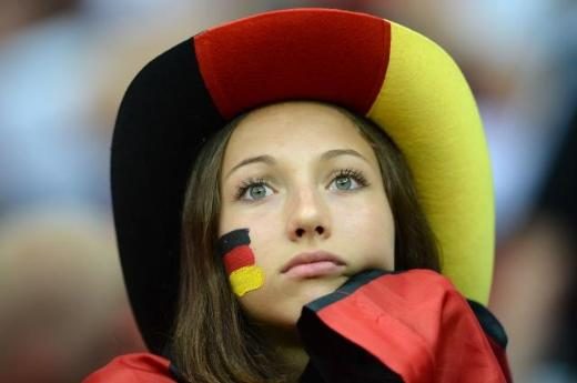 EURO 2012'nin tribün güzelleri