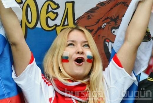 EURO 2012'nin tribün güzelleri