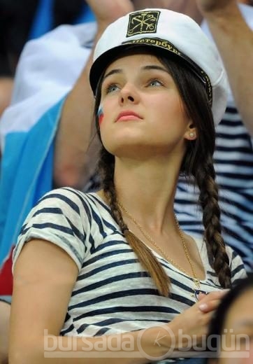 EURO 2012'nin tribün güzelleri