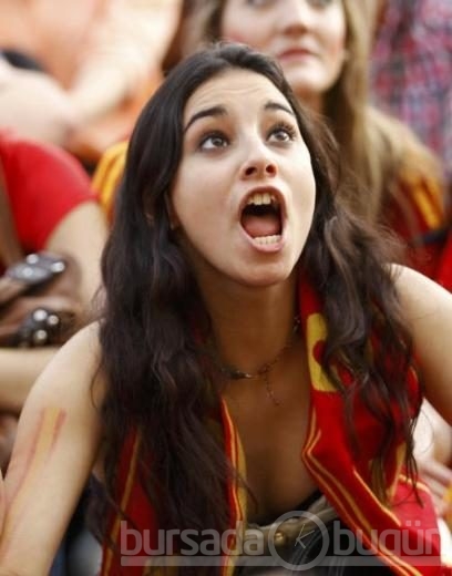 EURO 2012'nin tribün güzelleri