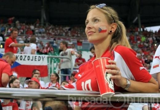 EURO 2012'nin tribün güzelleri