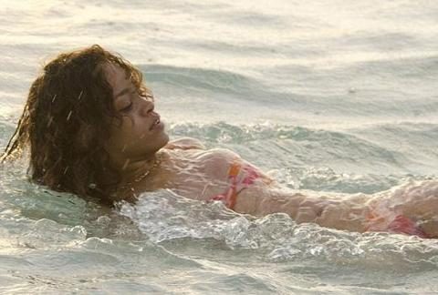 Rihanna'nın deniz keyfi