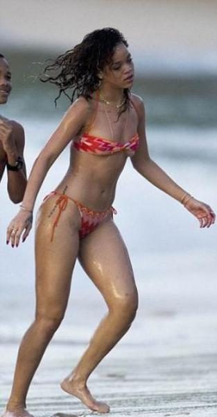 Rihanna'nın deniz keyfi