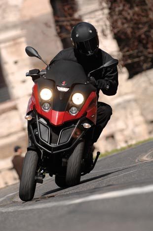 Yarışçı Gilera büyülüyor