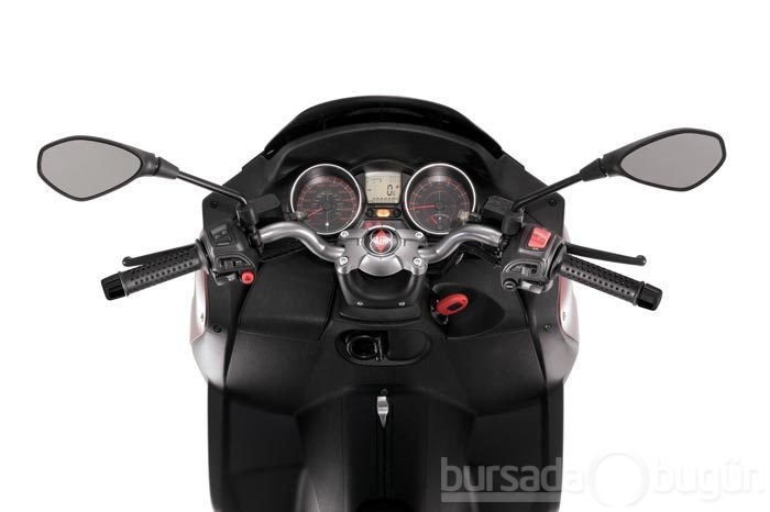 Yarışçı Gilera büyülüyor