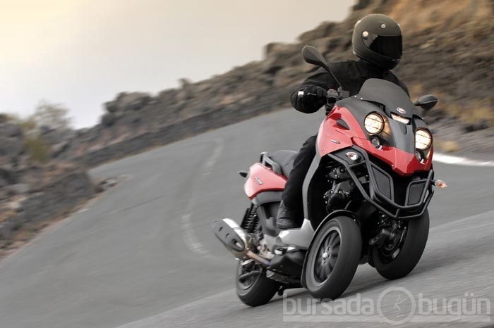 Yarışçı Gilera büyülüyor