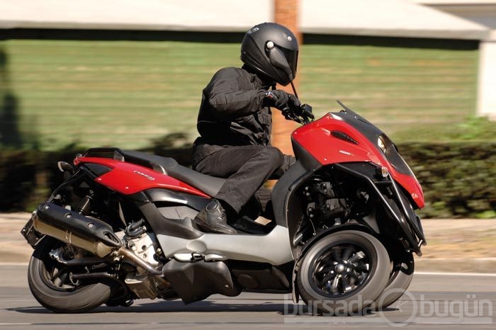 Yarışçı Gilera büyülüyor