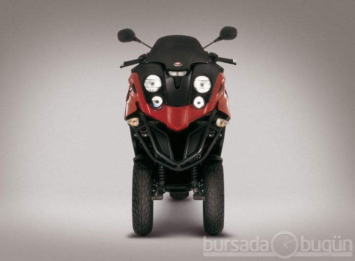 Yarışçı Gilera büyülüyor