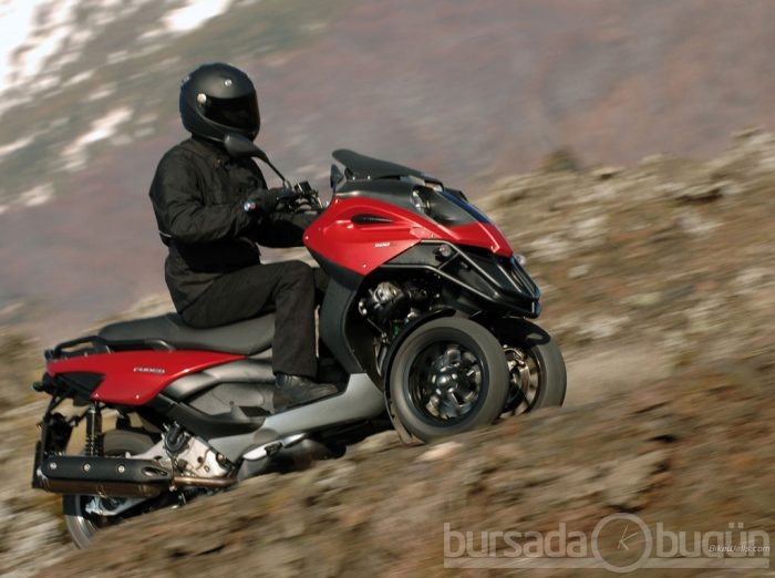 Yarışçı Gilera büyülüyor