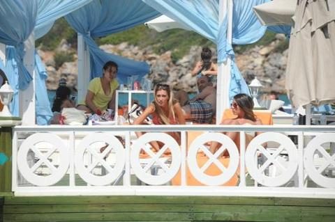 Şeyma Subaşı bikini ile yakalandı