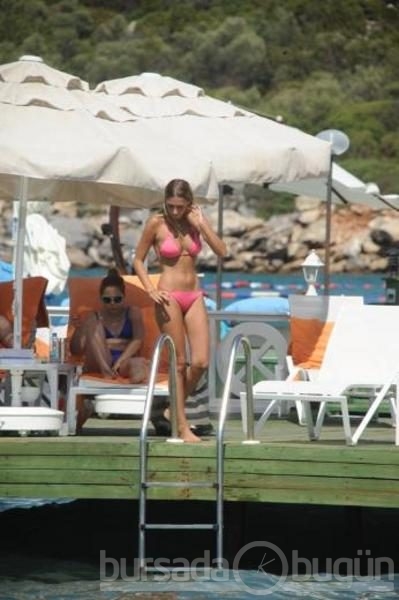 Şeyma Subaşı bikini ile yakalandı