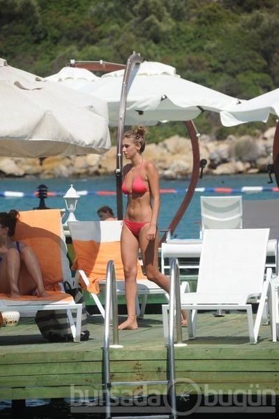 Şeyma Subaşı bikini ile yakalandı
