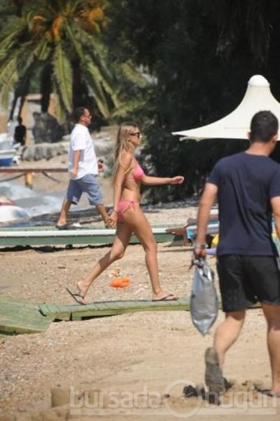 Şeyma Subaşı bikini ile yakalandı