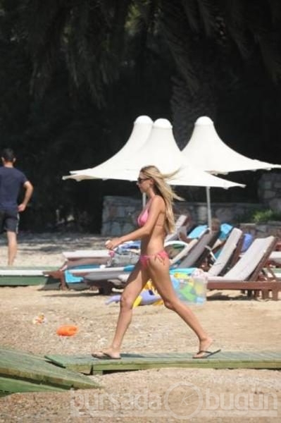Şeyma Subaşı bikini ile yakalandı