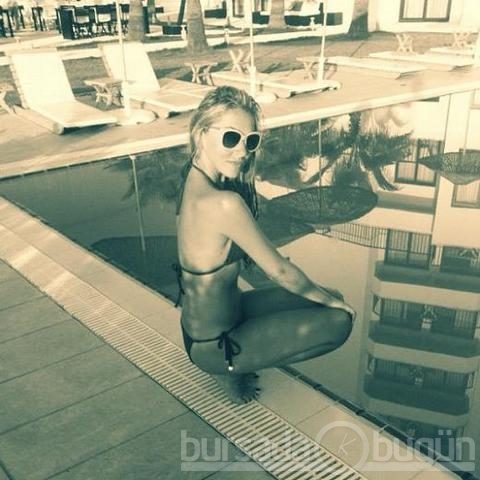 Hadise'den inanılmaz frikikler