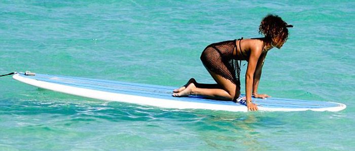 Rihanna tatile doyamadı