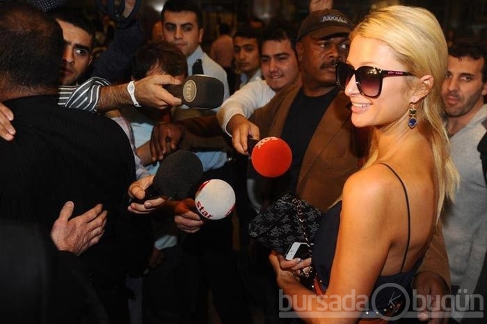 Paris Hilton Rus dergisine soyundu
