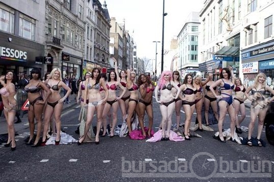 Londra'da trafiği durduran açılış