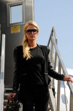 Paris Hilton'un sevgilisi tutuklandı