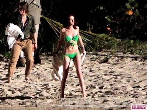 Bikinisiyle çok canlar yakacak