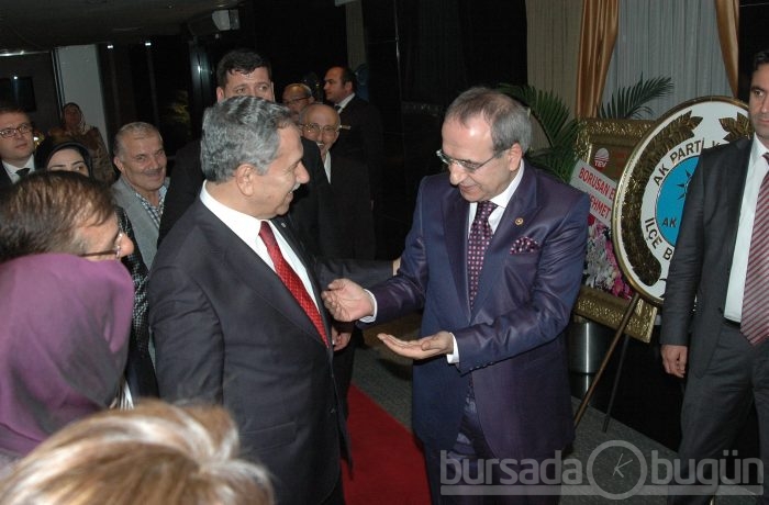 İş ve siyaset dünyasını buluşturan düğün