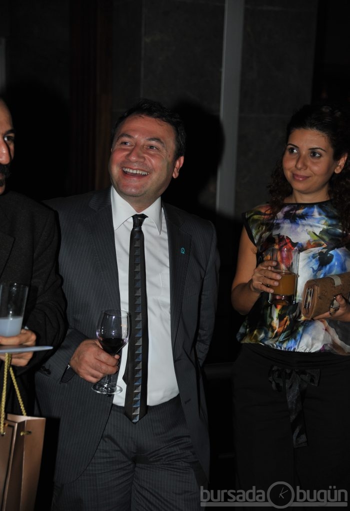 Divan Otel Bir Yaşında