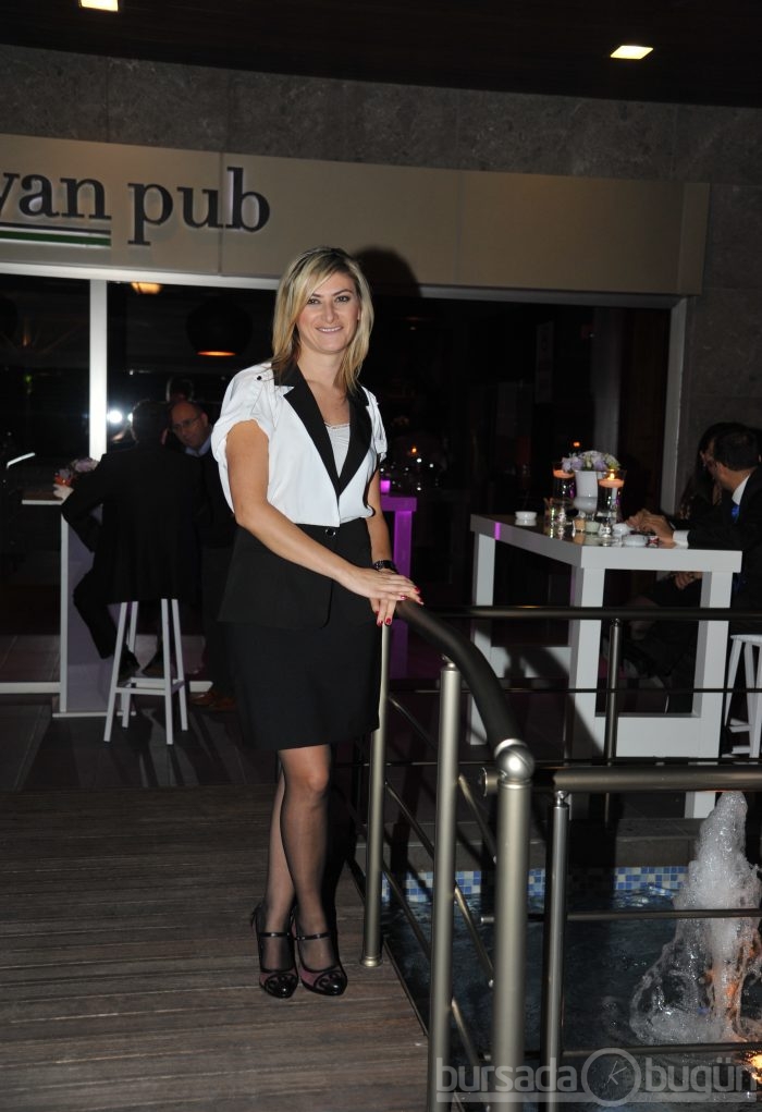 Divan Otel Bir Yaşında