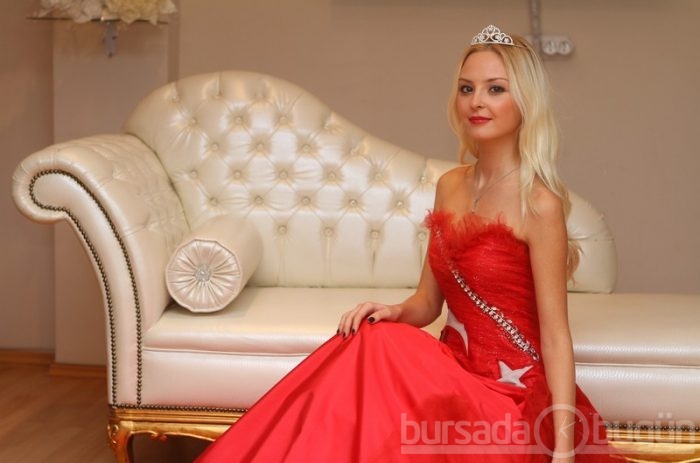 Bursalı güzellerden Cumhuriyet kostümü