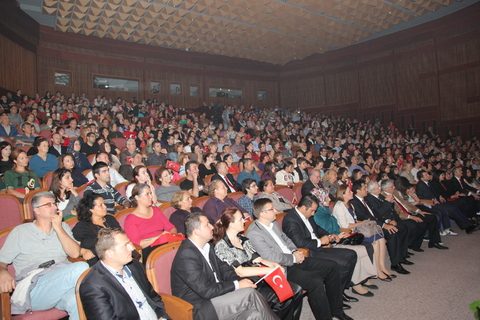 Ünlülerin bayram coşkusu