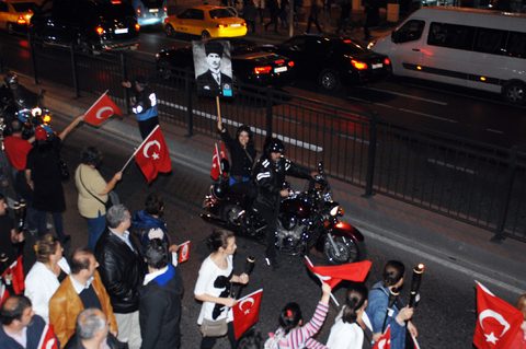 Ünlülerin bayram coşkusu