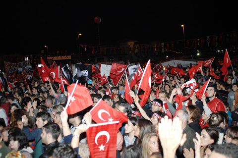 Ünlülerin bayram coşkusu