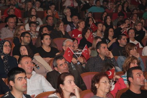 Ünlülerin bayram coşkusu