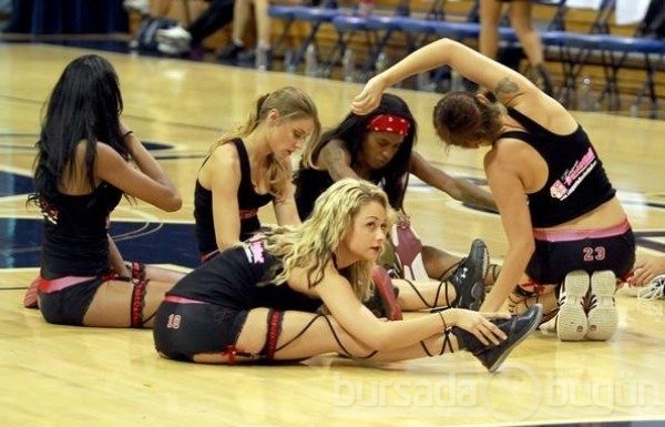 İç çamaşırı ligi basketbola sıçradı!