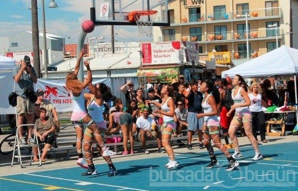 İç çamaşırı ligi basketbola sıçradı!