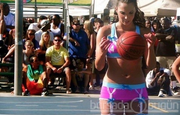 İç çamaşırı ligi basketbola sıçradı!