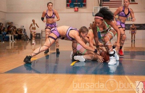 İç çamaşırı ligi basketbola sıçradı!