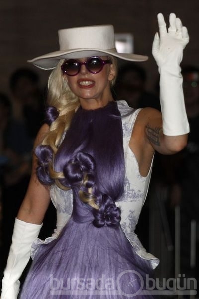 Lady Gaga'dan olay yaratacak pozlar