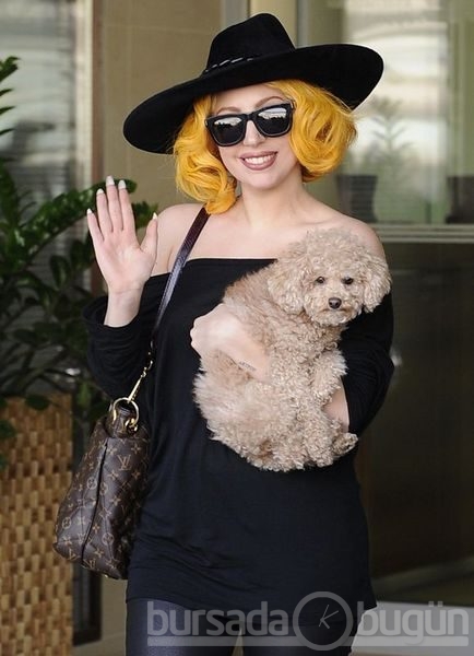 Lady Gaga'dan olay yaratacak pozlar