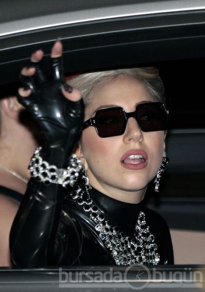Lady Gaga'dan olay yaratacak pozlar