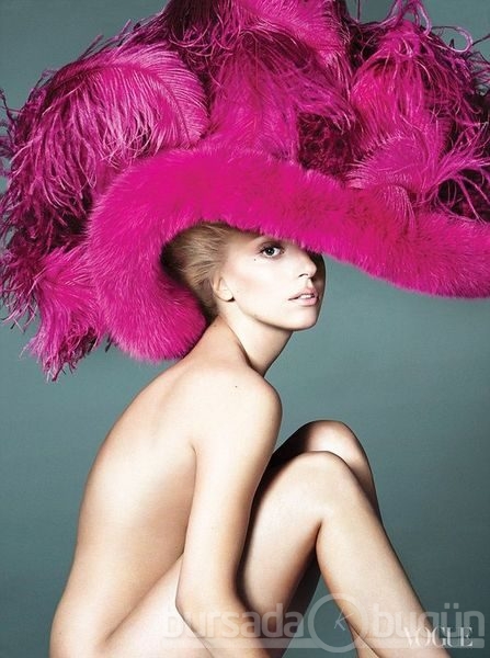 Lady Gaga'dan olay yaratacak pozlar