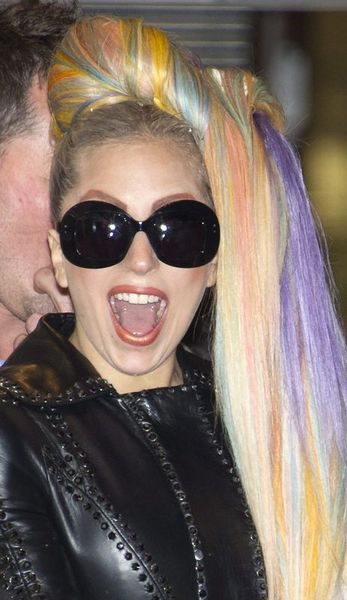 Lady Gaga'dan olay yaratacak pozlar