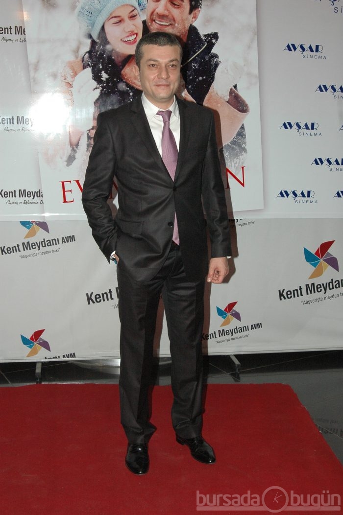 Özcan Deniz, Bond'u soladı