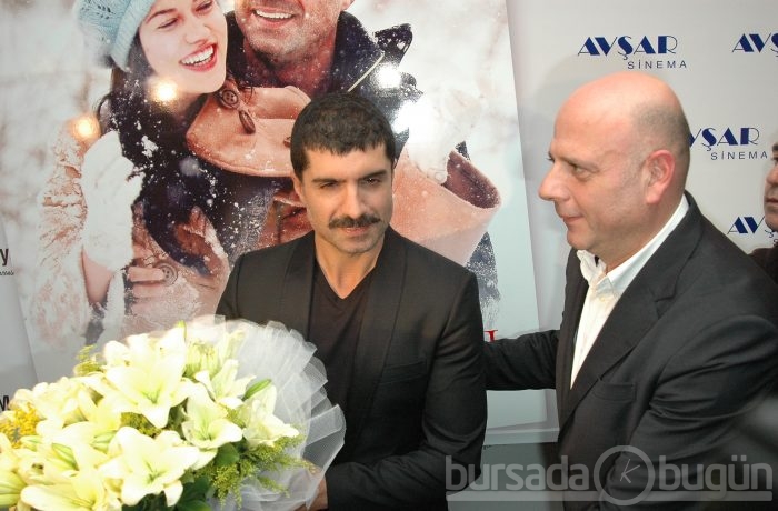 Özcan Deniz, Bond'u soladı