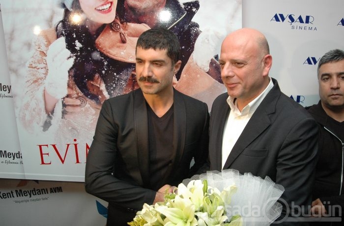 Özcan Deniz, Bond'u soladı