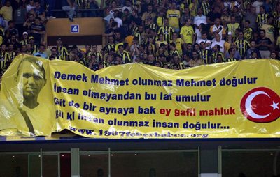 En yaratıcı maç pankartları